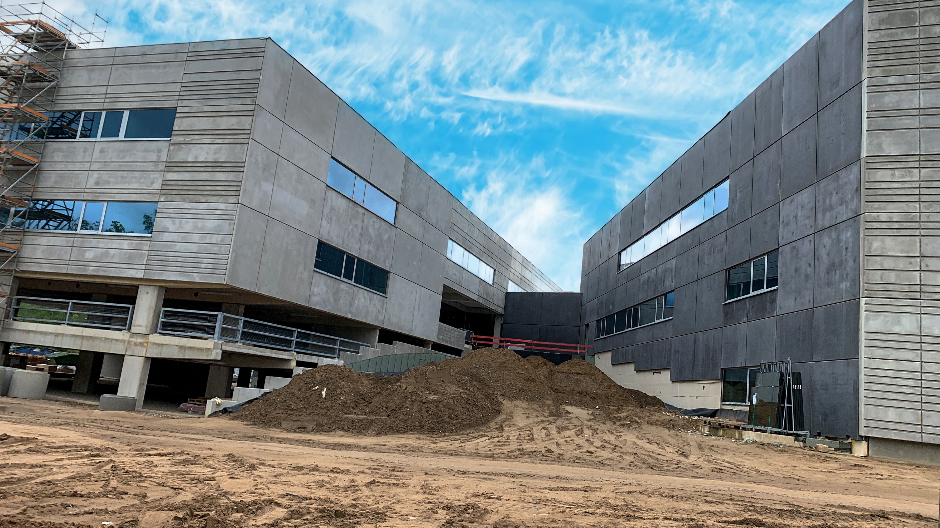 Faurecia headquarters: North entrance being finalized