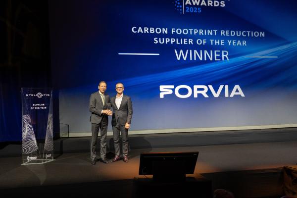 FORVIA von Stellantis als "Supplier of the Year" ausgezeichnet
